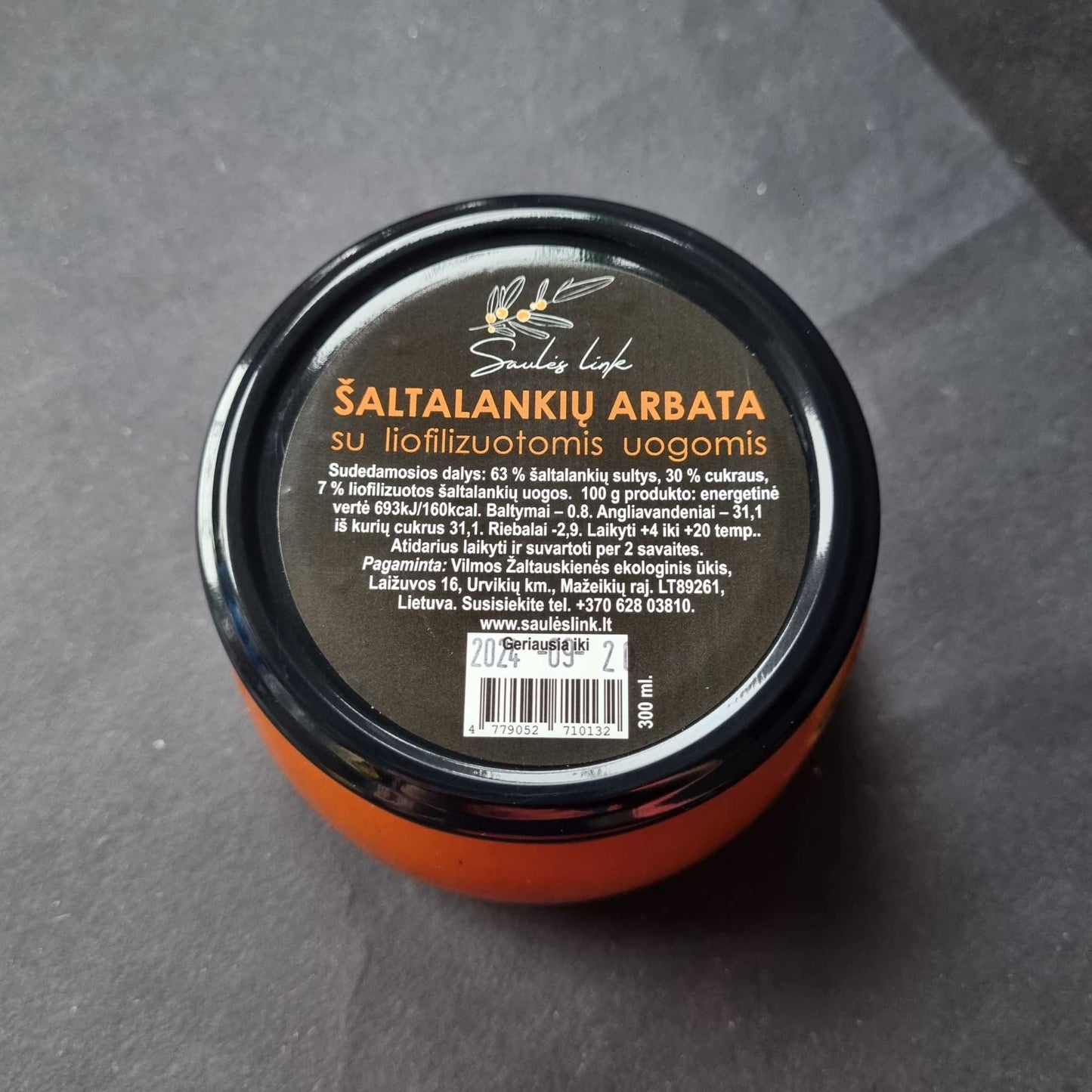 Sea buckthorn tea with freeze-dried berries