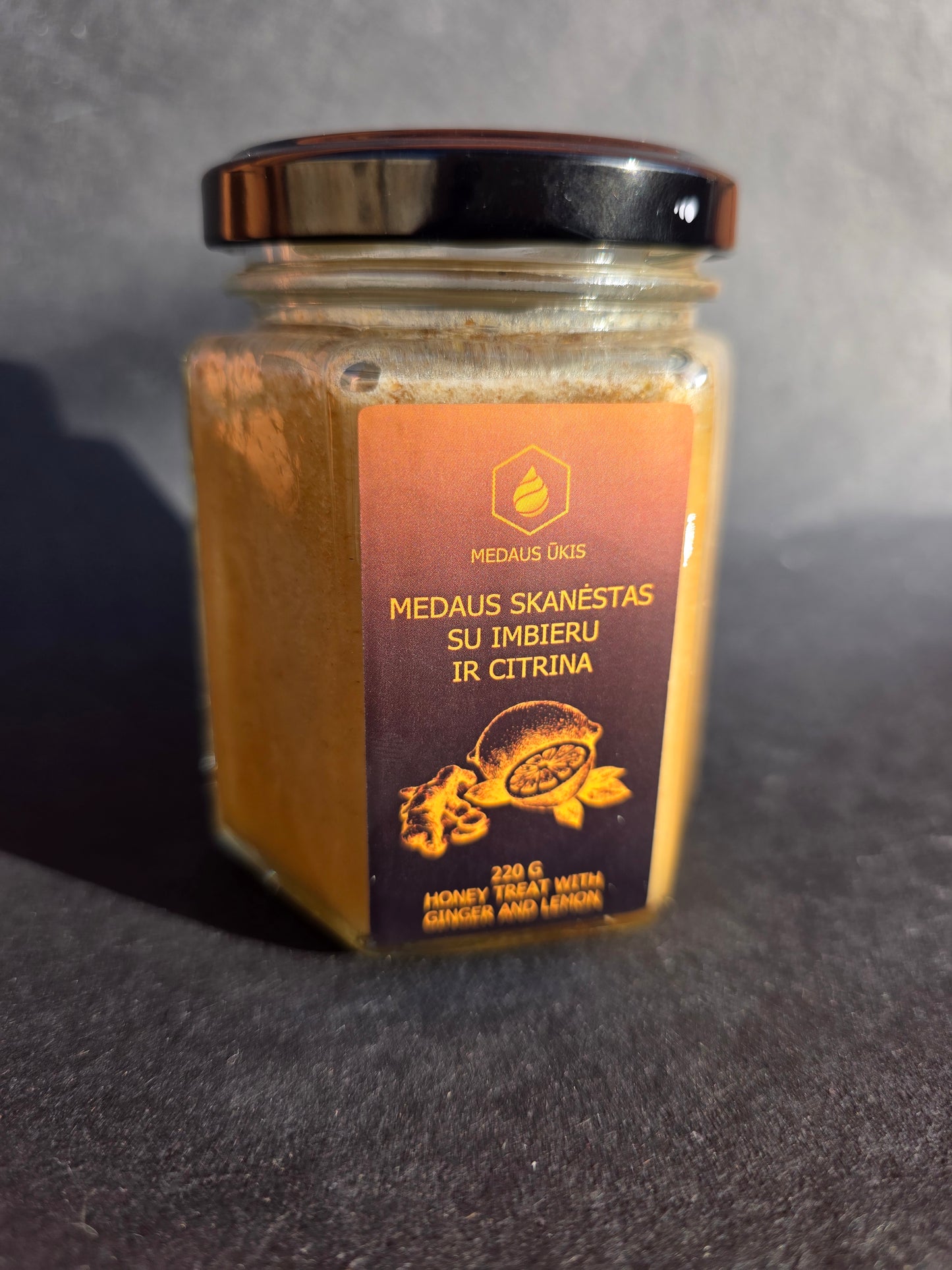 Medus su citrina ir imbieru