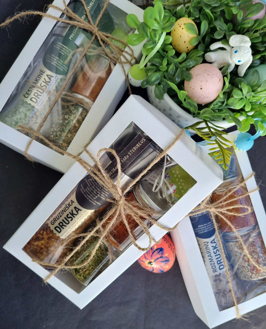 Easter GARLIC salt grinder set