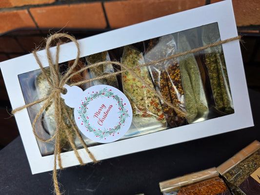 Kalėdinė prieskonių dovanų dėžutė (8 × 50 g.)